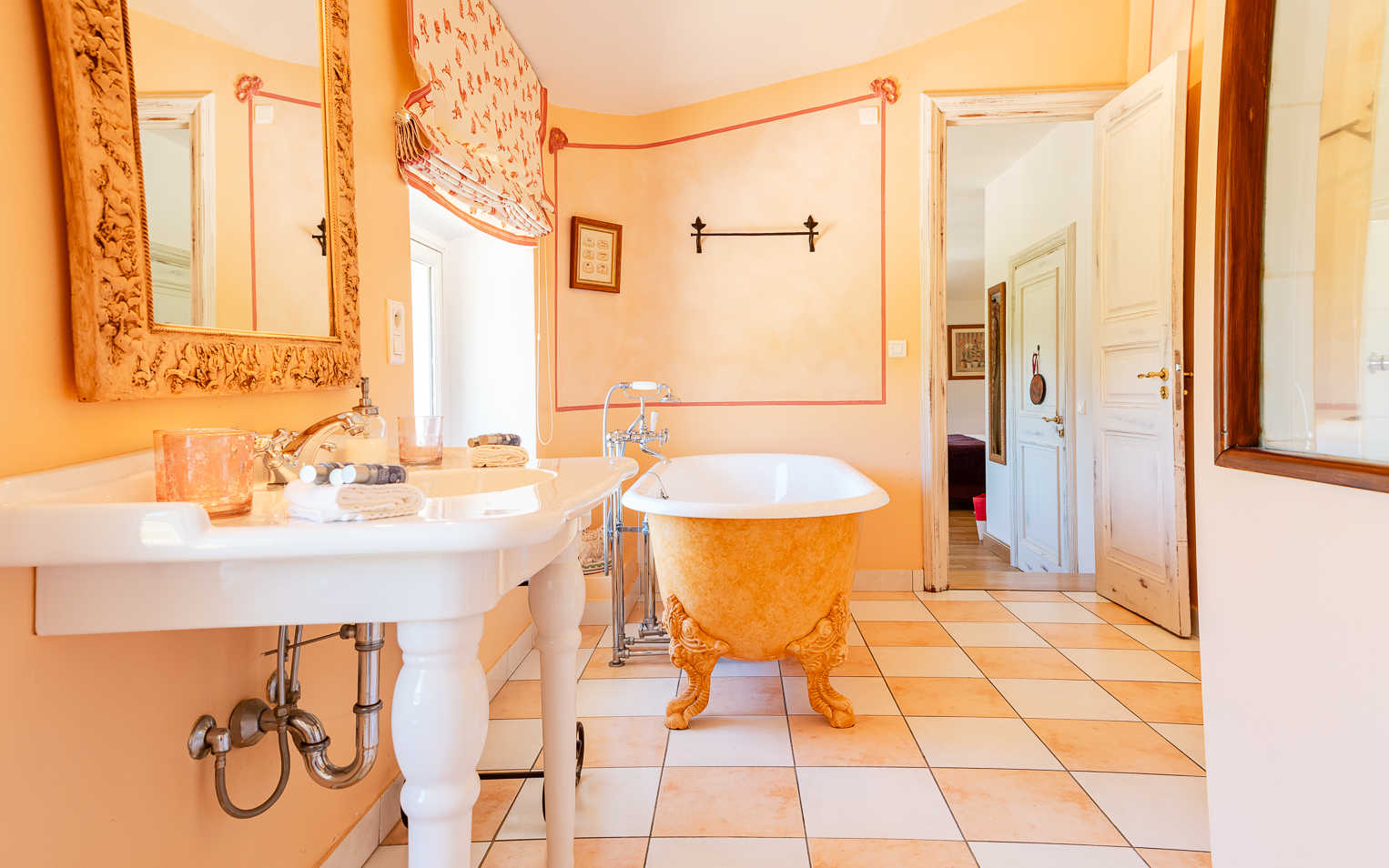 Grenache Guest room Chateau Talaud